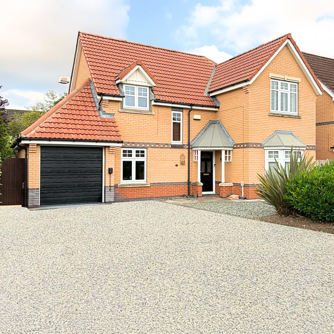 Modern Hampshire home with a freshly laid Vuba resin-bound driveway