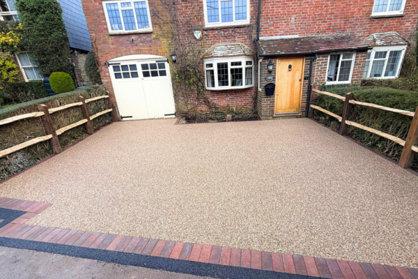 Resin Projects Gallery - Premium resin driveway by Hampshire Resin