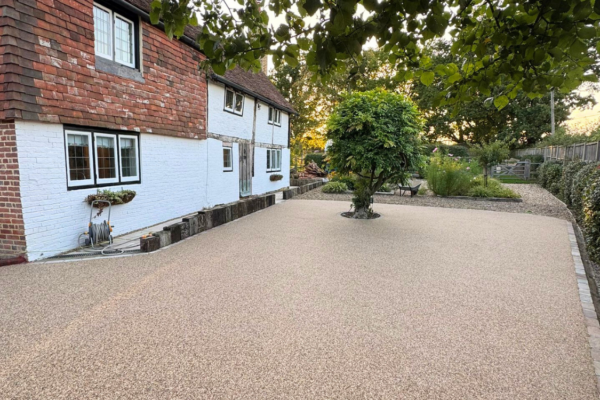 Resin Projects Gallery - Premium resin driveway by Hampshire Resin